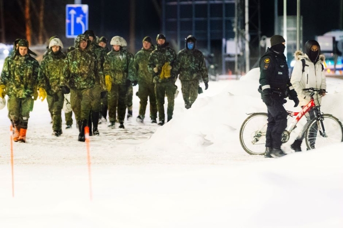 Rusija neigia siunčianti migrantus prie Suomijos sienos