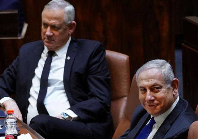 B. Netanyahu (dešinėje) ir B. Gantzas. 