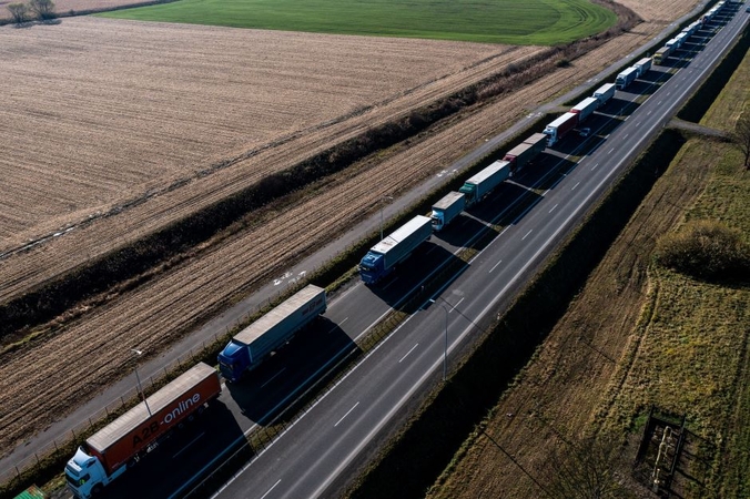 Lenkijos pasieniečiai per valandą jau praleidžia po 20 vilkikų