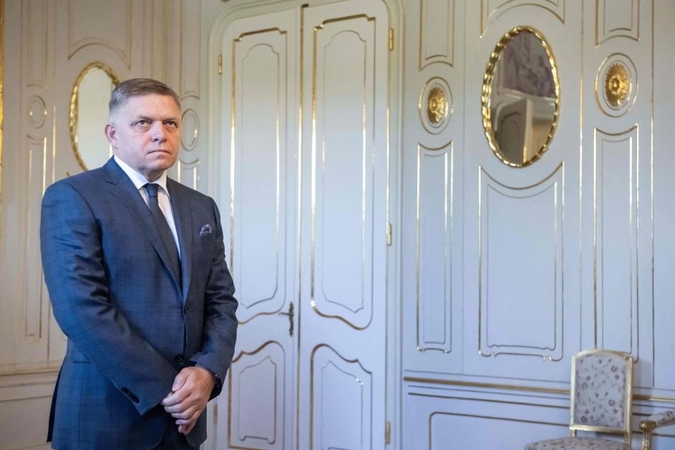 R. Fico.