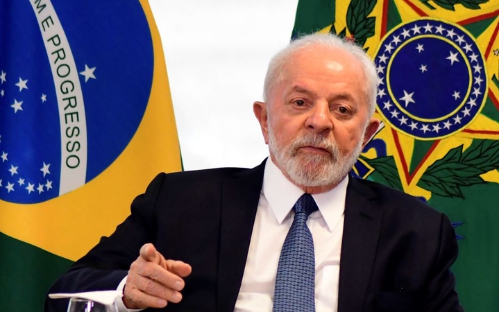 L. I. Lula da Silva.