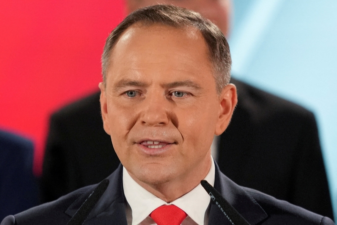 Karolis Nawrockis.