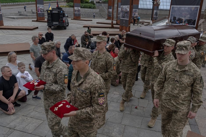 Ukrainoje vėl pratęsta karinė padėtis ir mobilizacija