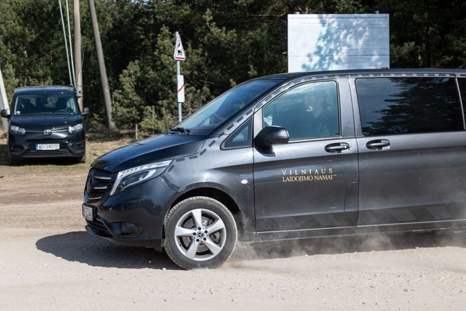 Iš Pabradės poligono išvyko laidojimo paslaugų automobiliai