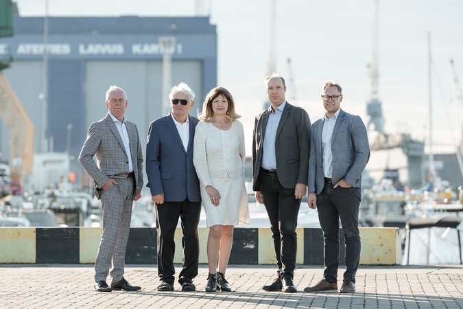 Projektą vykdžiusi KU komanda (nuo kairės): prof. dr. R. Didžiokas, prof. dr. A. Andziulis, prof. dr. J. Janutėnienė, doc. dr. M. Kurmis, Ž. Lukošius.
