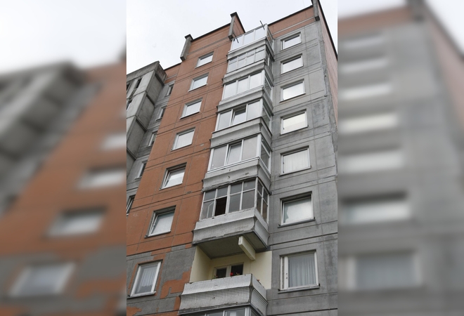 Skaudi nelaimė Klaipėdoje: žuvo per balkoną iškritęs paauglys