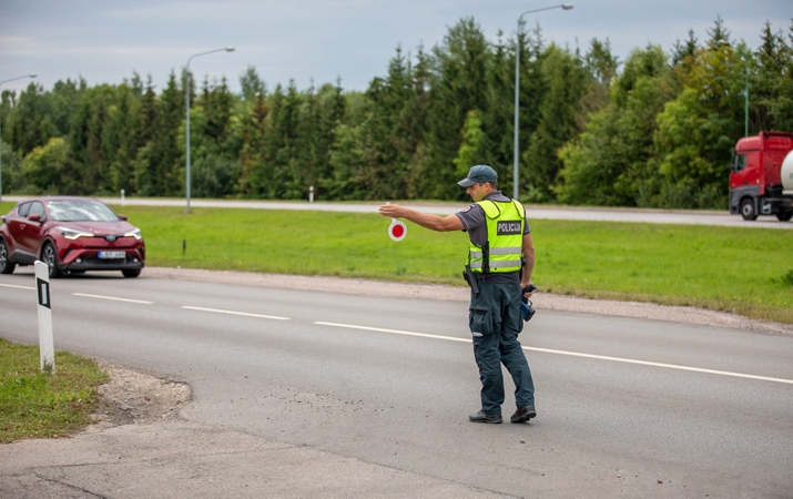 KET pažeidėjai Klaipėdos gatvėse: vairuoja išgėrę ir neprisisegę saugos diržų