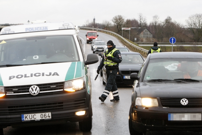 Daugėjant COVID-19 atvejų Vyriausybė svarsto lokalių karantinų įvedimą