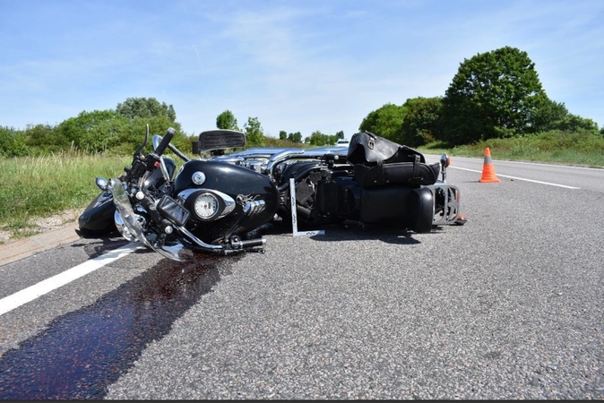 Anykščių rajone per motociklų avariją nukentėjo du žmonės