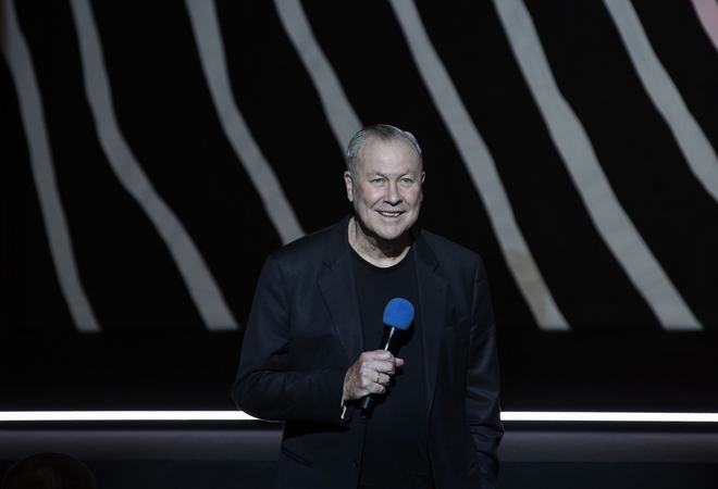 Požiūris: R.Wilsoną teatre labiau domina regos ir klausos patirtys. "Man daug įdomiau paklausti: „Kas čia?“, o ne tiesiog pasakyti, kas tai yra", – sako jis.