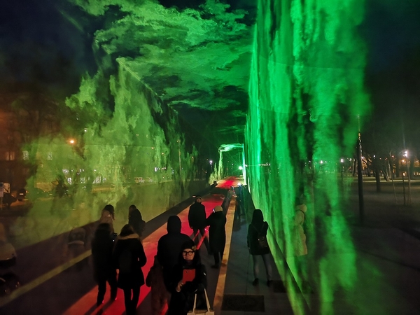Iliuzija: įlįsti į „100-mečio tunelį“ – viena smagiausių festivalio pramogų.