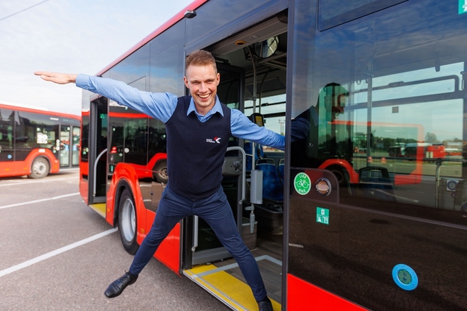 Kauno viešasis transportas per metus nuvažiavo tiek kilometrų, kad būtų galima nuskristi į  Mėnulį ir atgal net 29 kartus. 