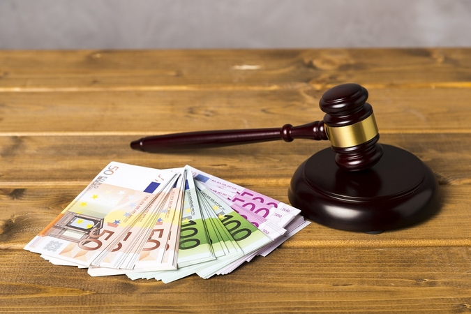 Už įstatymo nesilaikymą pernai Lietuvoje buvo skirta 895 tūkst. eurų baudų