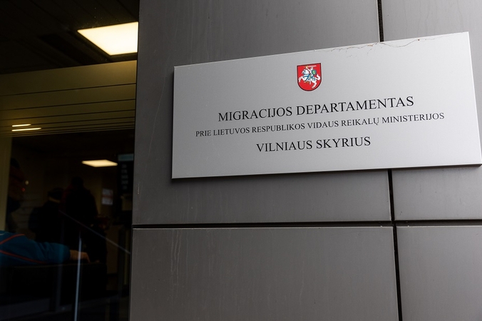 Migracijos departamentas nemokamai keis asmens tapatybės korteles su pasenusiais lustais