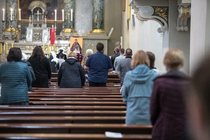 Pasitikėjimas bažnyčia – žemiausias per visą 25 metų stebėjimo istoriją: kas nutiko?