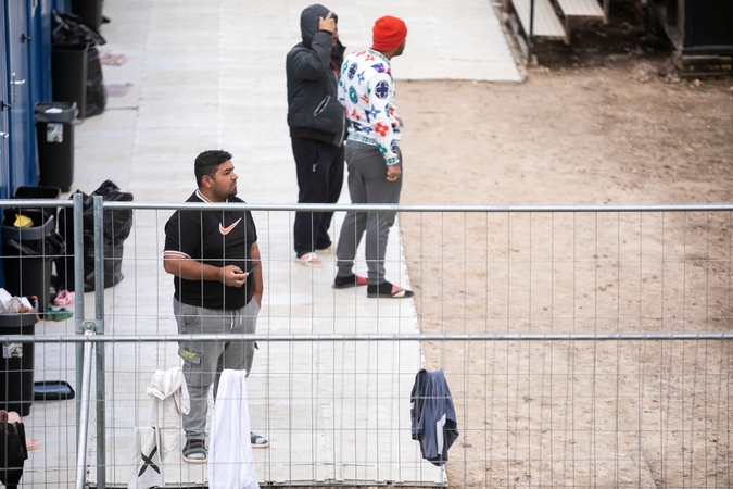 Dalį teismams skirtų lėšų Vyriausybė „permes“ nagrinėjantiems migrantų bylas