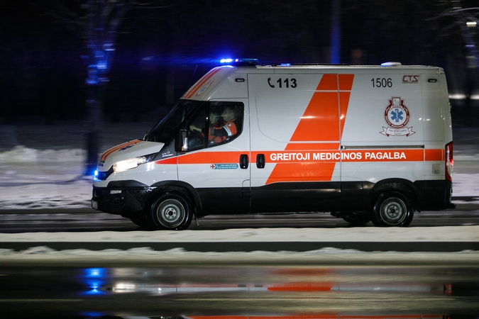 Rokiškyje išgertuvės baigėsi nelaime: sumuštas vyras, jam sulaužyti kojų kaulai
