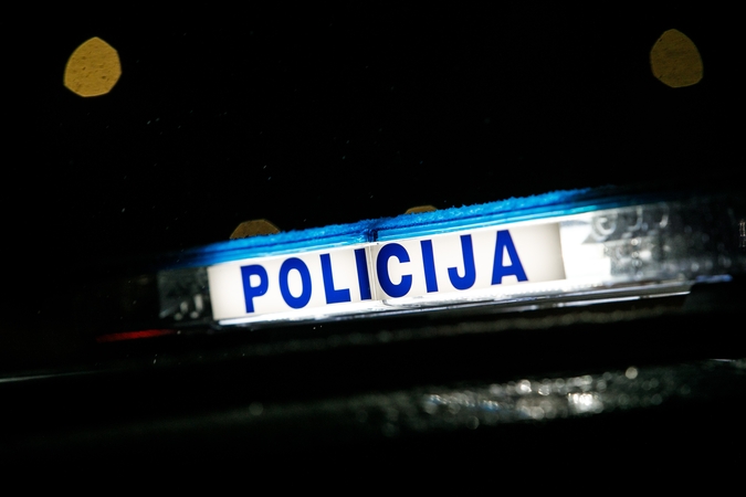 Jaunas darbuotojas beveik metus terorizavo savo direktorių: grasino sukelti pavojų gyvybei