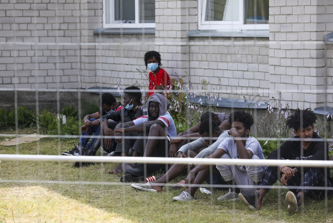 Srautas nenutrūksta: pasienyje su Baltarusija sulaikytos dar keturios dešimtys migrantų