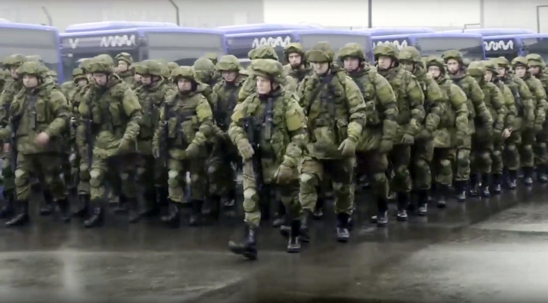 Rusijoje tūkstančiams per klaidą gavus šaukimą į karą Ukrainoje, nušalintas karininkas