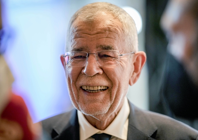 Prognozės: A. Van der Bellenas perrinktas Austrijos prezidentu