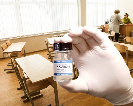 Abiturientai apie vakcinaciją: noras apsaugoti save, artimuosius ir gyventi laisvą gyvenimą