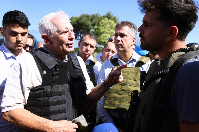 J. Borrellis prašo Izraelio „nesileisti užvaldomam pykčio“