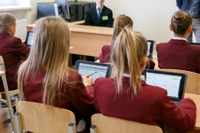Tėvai galės pateisinti 5 moksleivių praleistas dienas, papildomoms įvedami kriterijai