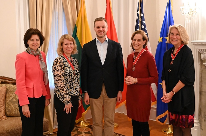 Žymioms saugumo ekspertėms Vašingtone įteiktos Lietuvos diplomatijos žvaigždės