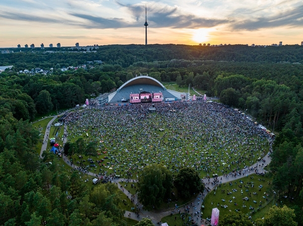 Į festivalį „Jaunas kaip Vilnius“ žmonės  kviečiame keliauti nemokamu viešuoju transportu