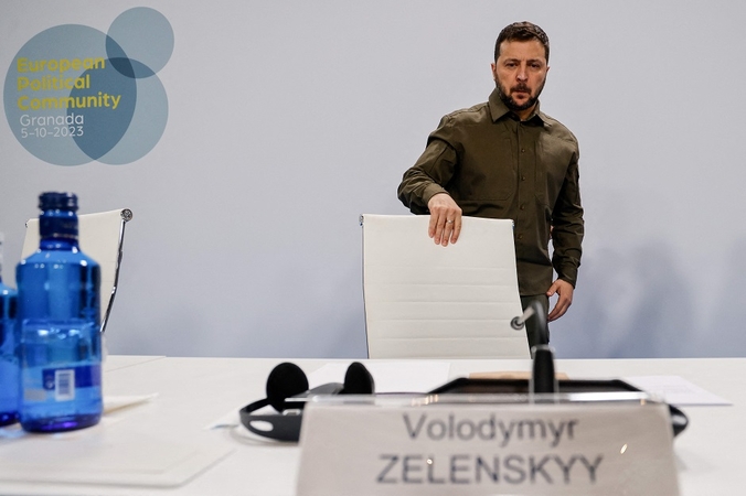 ES sako negalinti visiškai užpildyti JAV paliekamos paramos Ukrainai spragos