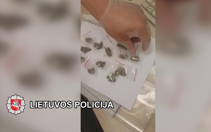 Įkalčiai: 15-metis buvo įtartas bandęs platinti kanapes.