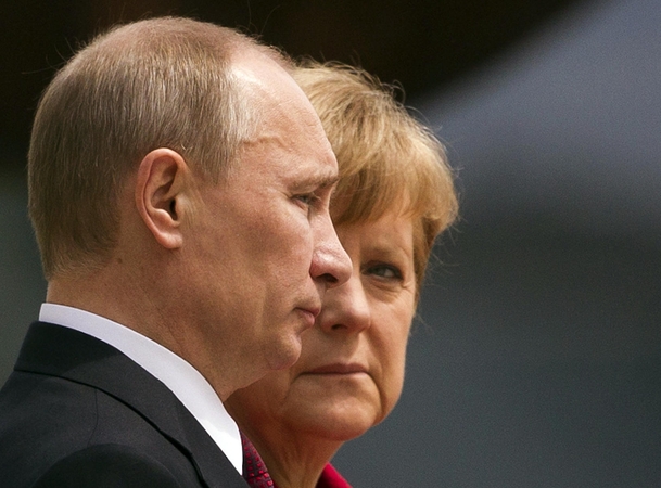 Putinas ir Merkel per pokalbį telefonu išreiškė paramą ESBO misijai Ukrainoje