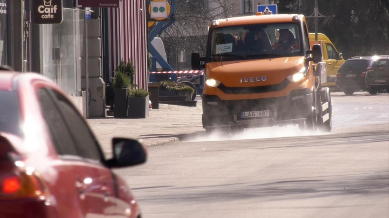 Kaunas sprendžia: dezinfekuoti gatves ar pradėti nuo parkų (žinia dėl laiptinių)