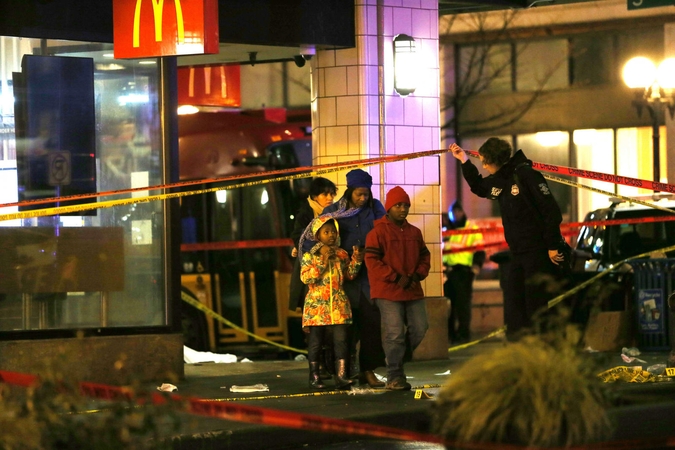 JAV per šaudynes prie „McDonald’s“ žuvo moteris, peršautas vaikas