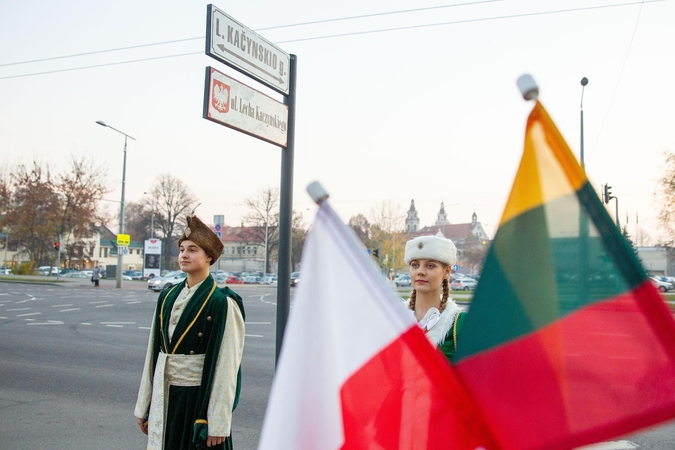 Vilniuje atidengta L. Kaczynskio vardo gatvės lentelė