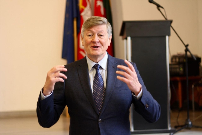 A. Paulauskas apie prezidento rinkimus kol kas negalvoja