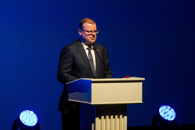 Paaiškėjo, kodėl S. Skvernelis atostogauja: jam atlikta akių operacija