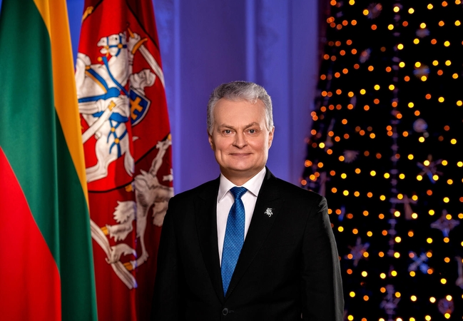 Prezidentas G. Nausėda sveikina žmones su Naujais 2020-aisiais metais