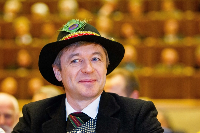 R. Karbauskis neskubės trauktis iš Kultūros komiteto pirmininko pareigų