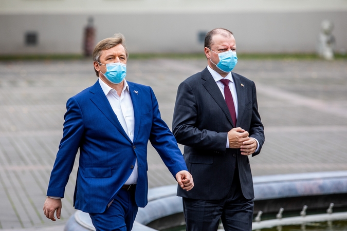 Įvertino bendražygių santykius: ar liks S. Skvernelis „valstiečių“ orbitoje?