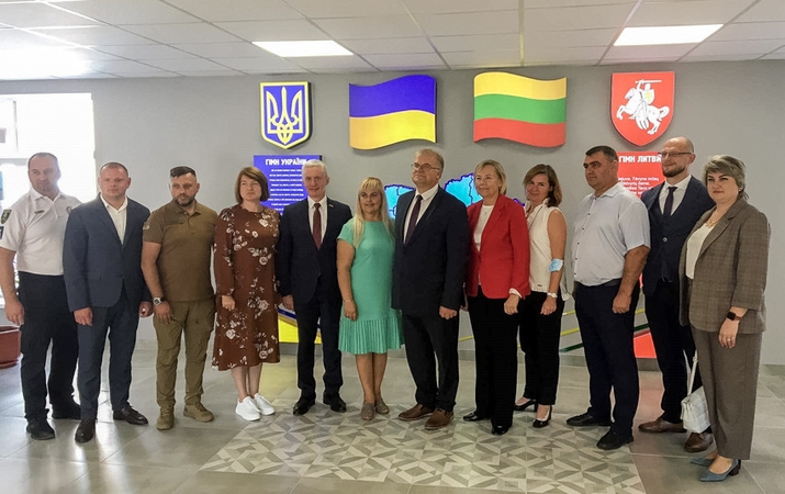 Ukrainoje atidaryta atstatyta mokykla, kurią įranga aprūpino Lietuva