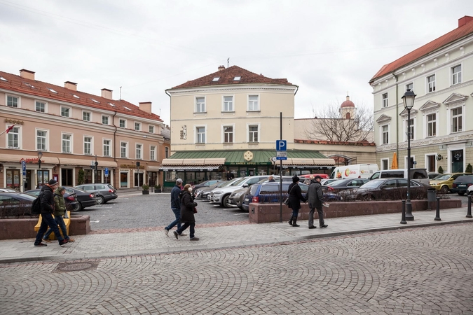 J. Basanavičiaus paminklui parinkta vieta prie Nacionalinės filharmonijos