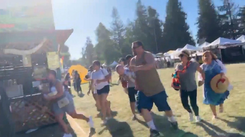Kalifornijoje maisto festivalyje šaulys nušovė tris žmones, tarp jų du nepilnamečius 