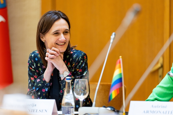 V. Čmilytė-Nielsen žada pastangas priimti Civilinės sąjungos įstatymą: skolą reikia atiduoti