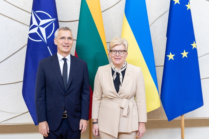 Premjerė susitiko su NATO vadovu: neryžtinga pozicija dėl Ukrainos taptų paskata Rusijai