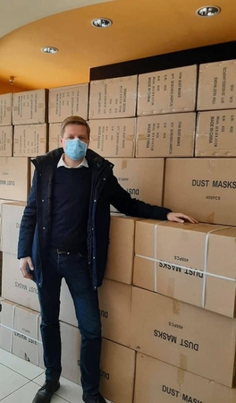  Vilnių pasiekė kol kas didžiausia – 22 tūkst. respiratorių siunta