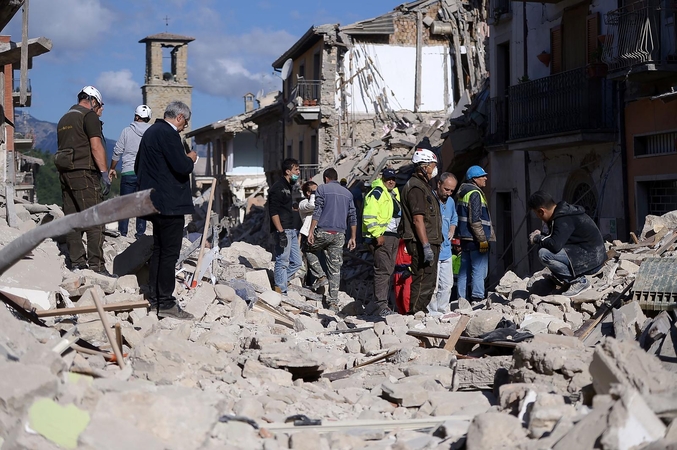Lietuvos vadovai reiškia užuojautą dėl žemės drebėjimo Italijoje