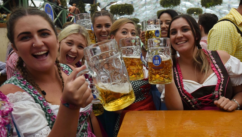 Stabdo siekius lengviau atšaukti prekybos alkoholiu licencijas