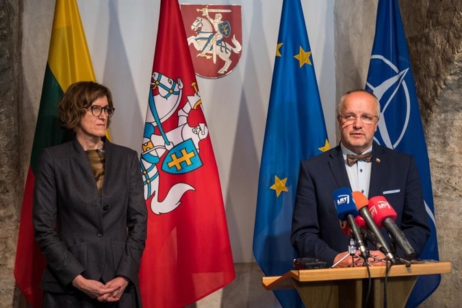 Ministras su VPT vadove tarėsi, kaip išvengti „auksinių pirkimų“